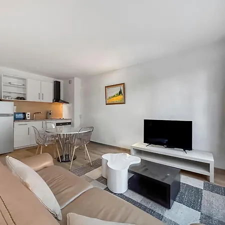Cosy Avec Parking Prive Appartamento